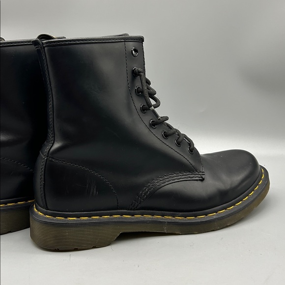 Like new Dr Martin AirWair 11821 Women Hi Leather Boots Black - Picture 5 of 9